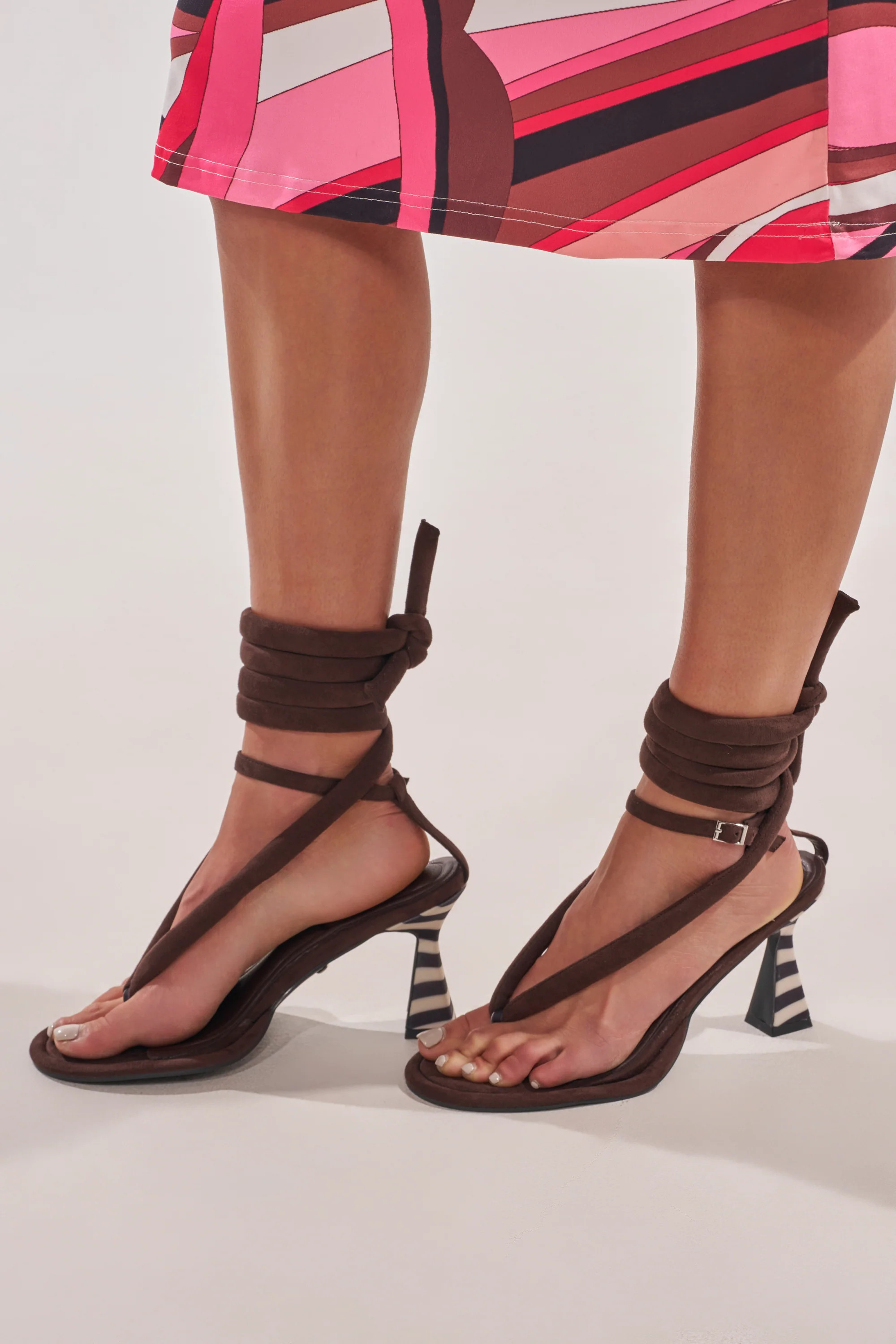 AKIRA Azalea Wang Ramiel Chocolate Faux Suede Color Blocked Chunky Sandal | Brown | Size 7.5 | AKIRA