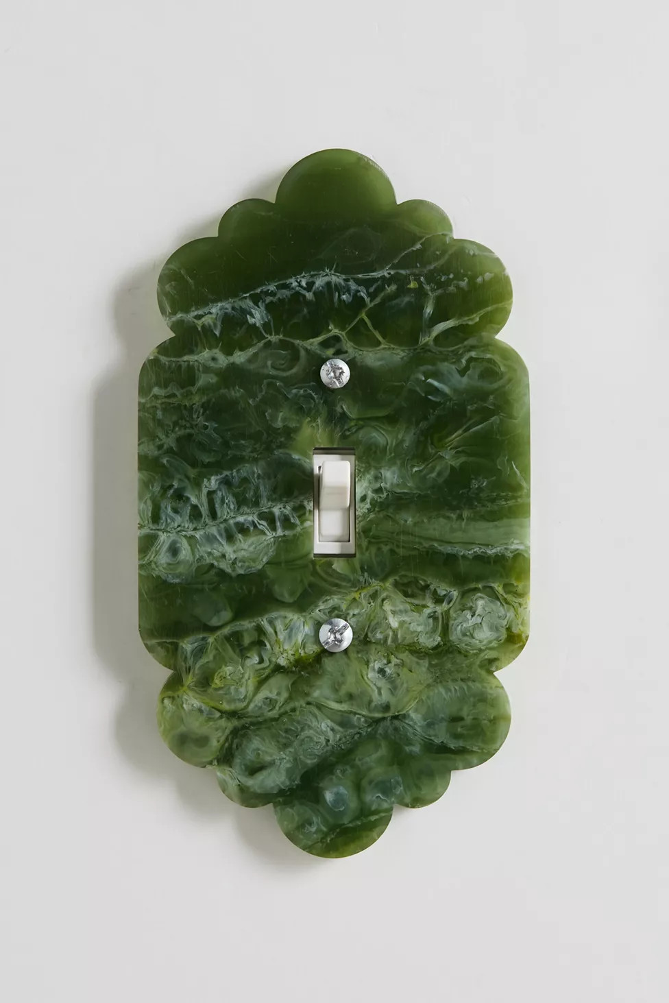 Marnie Scalloped Resin Switch Plate | Urban Outfitters (US and RoW)