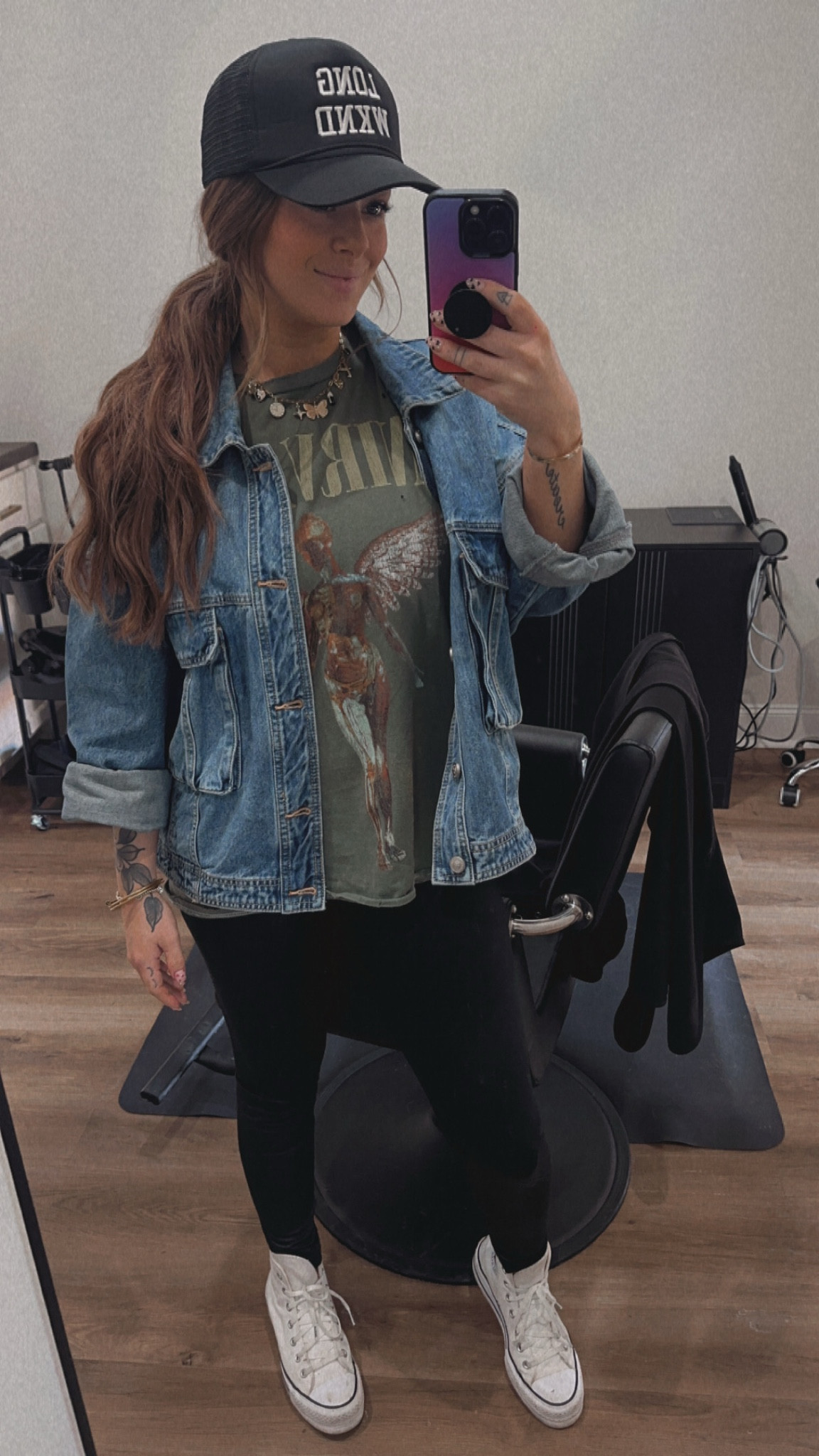 Behind the chair ootd- also, forever 21 is my favorite place to shop for graphic tees… who would have thought 💭 

#LTKFindsUnder50 #LTKStyleTip