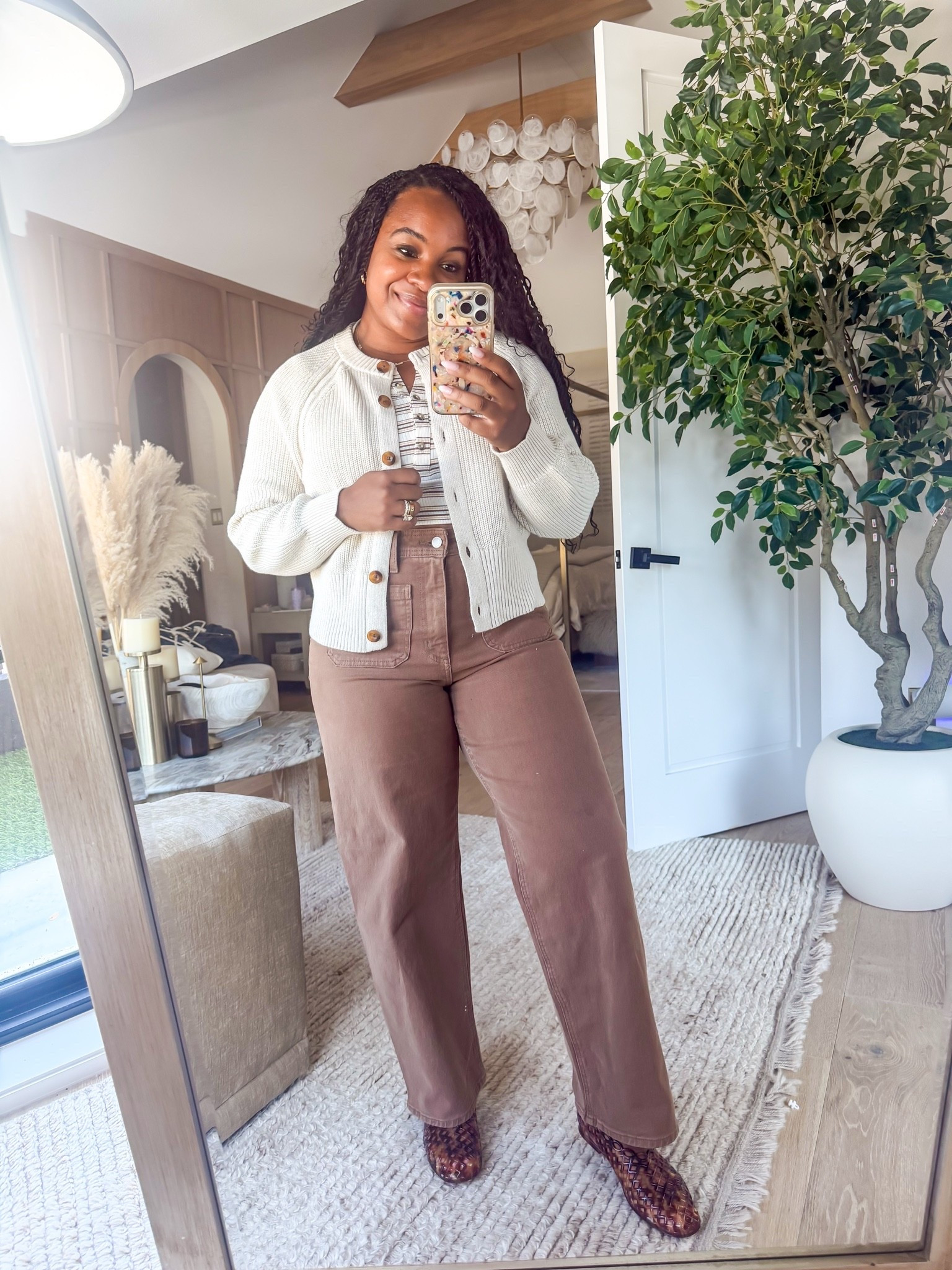 These Target jeans are on sale for $24.50 right now and are so flattering! 🤩

#LTKootd #LTKgrwm #LTKMidsize