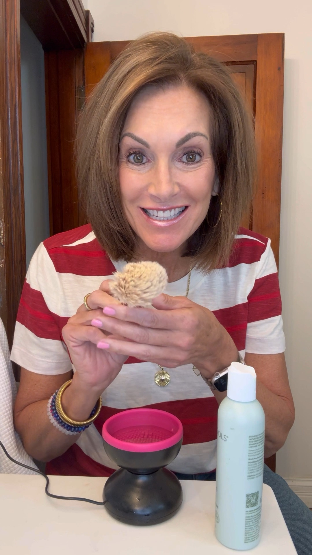 Makeup brush and sponge cleaner

Love this little matching! So easy to clean the brushes! 

#LTKBeauty #LTKFindsUnder50