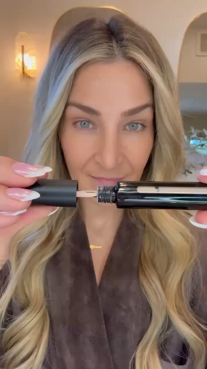 Couldn’t we all use a little help under our eyes? This is one of my favorite beauty products. I use shade 03 Light C. 💋

#LTKBeauty #LTKmorningroutine #LTKgrwm