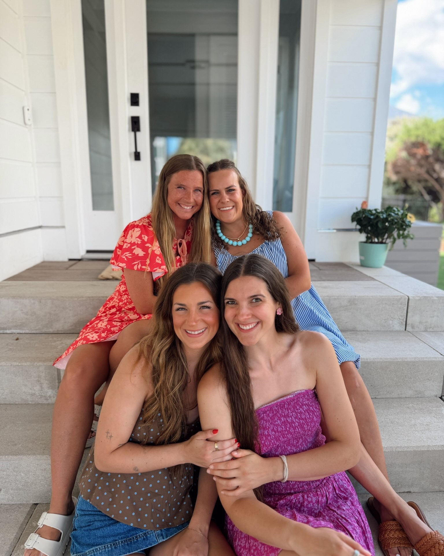 ANNUAL GIRLS TRIP 2026🌊🏝️☀️✈️

+ 2 new little friends🤭🥹☺️

Gosh I’m so thankful for these girls!! You are each such a sunny spot in my life!!!!