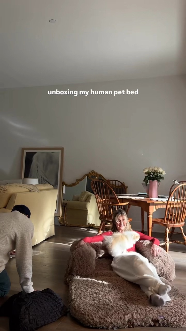 Recently found this human pet bed and i’m obsessed!! 🤩
Use Code LEXIMARS20 !! 

human pet bed, floor bed, comfy, pet owner, pet bed, bed, amazon finds 

#LTKHome