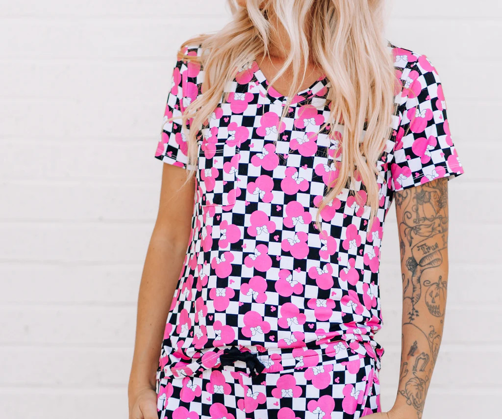 MAMA V-NECK- Millie Magic (Pink) | millie + roo
