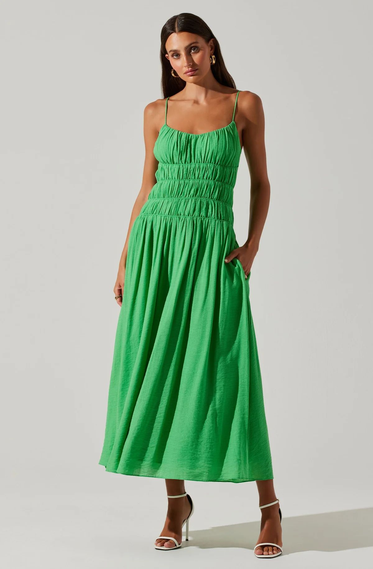Andrina Smocked Midi Dress - Kelly green / L | ASTR The Label (US)