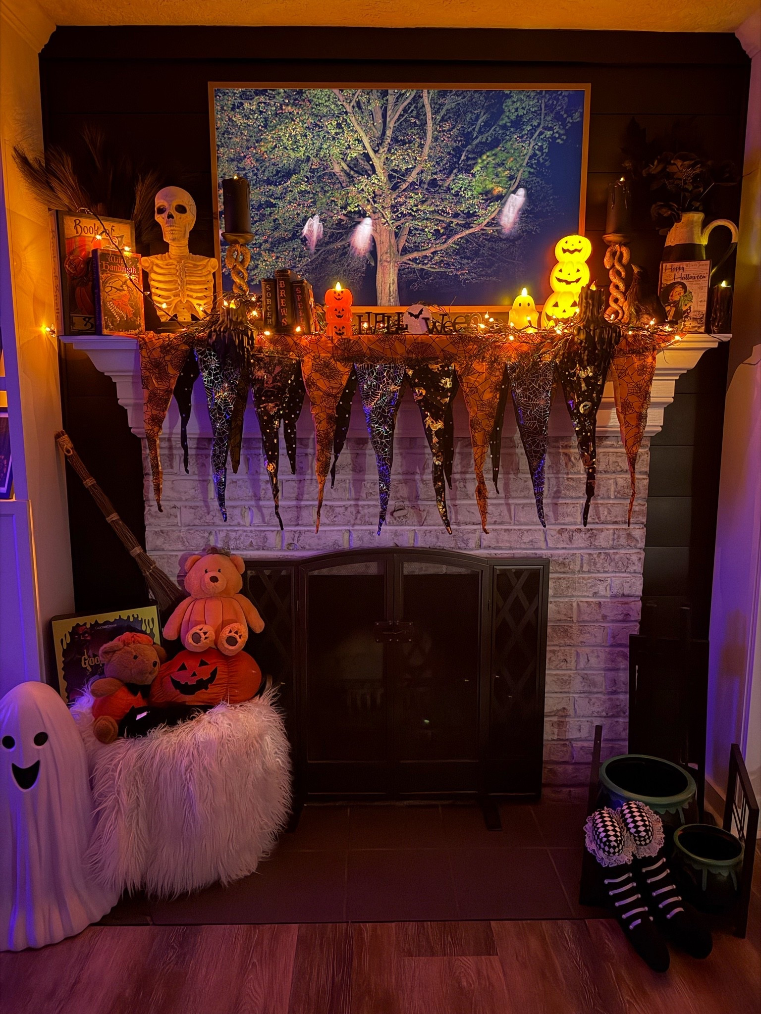 Nothing better than a cozy fall night 🎃✨ Use code SAMANTHASHOW10 for 10% off your Luminara order.. my fave flameless candles! 🕯️

#LTKSeasonal