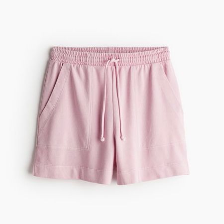 Pink sweat shorts 

#LTKSeasonal #LTKstyletip #LTKfindsunder50