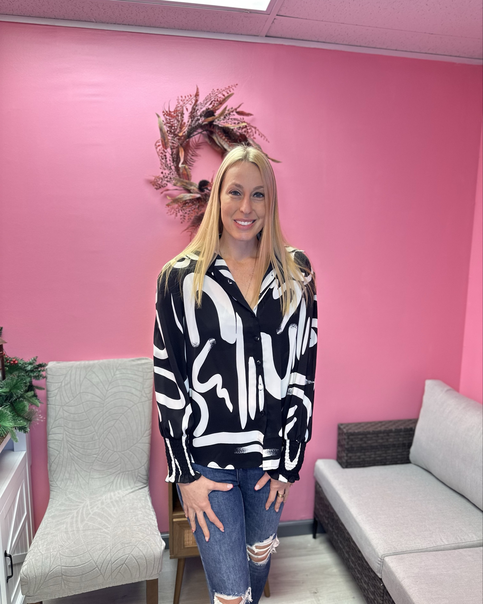 Abstract button up blouse 
🖤this blouse is super soft and loose fitting 
🖤it has no stretch but I love the feminine detail 
🖤fits true to size, wearing size small and I am 5’10”

#LTKTall #LTKWorkwear #LTKFindsUnder50