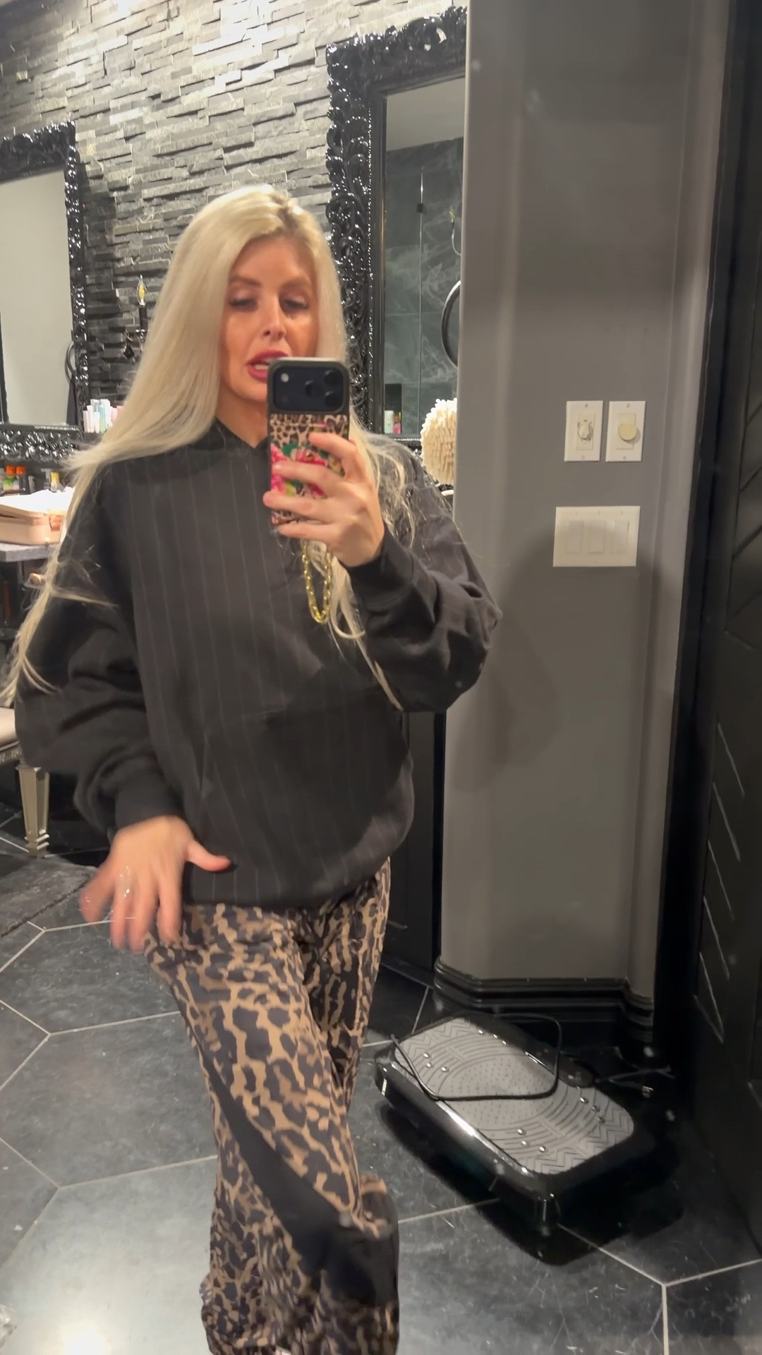 These pants are cute!! 

Pants: small
Hoodie: unisex medium 

#LTKootd #LTKSaleAlert #LTKgrwm