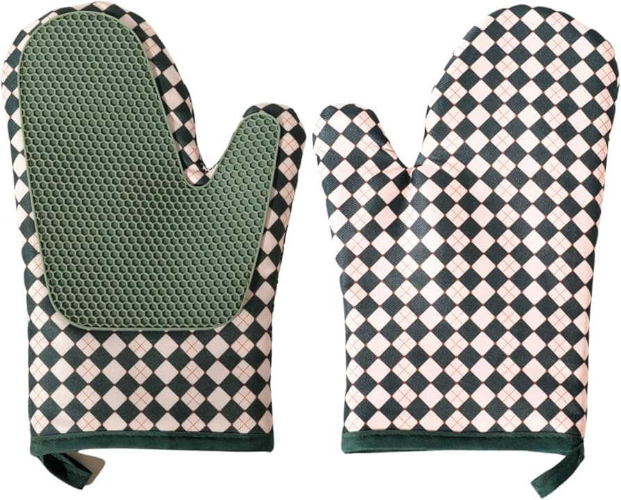 Portia & Bloom Silicone Oven Mitt Set- 2 PC. Set - Heat Resistant Gloves with Soft Quilted Lining... | Amazon (US)