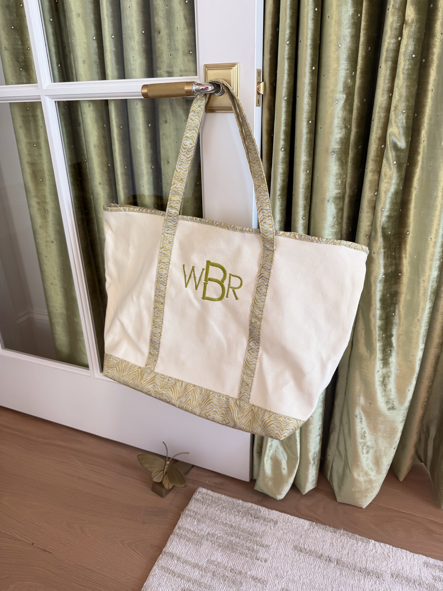 Loving this new tote from Kenz Kustomz - use code WHITNEY10 for 10% off!

#LTKootd #LTKgrwm #LTKdayinmylife