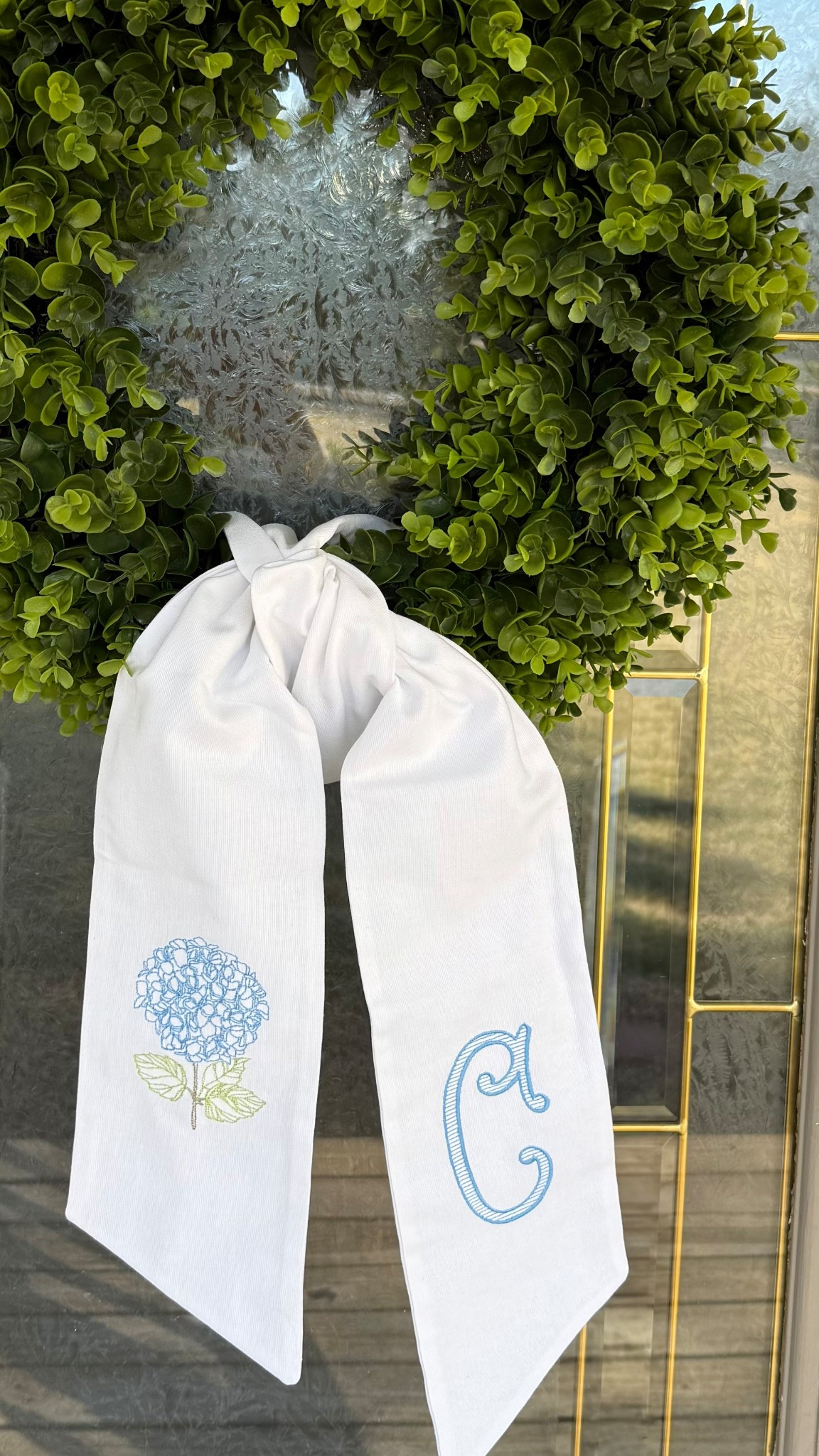 New wreath &  monogrammed hydrangea sash just in time for Spring 🩵

#LTKHome #LTKSeasonal #LTKFindsUnder50