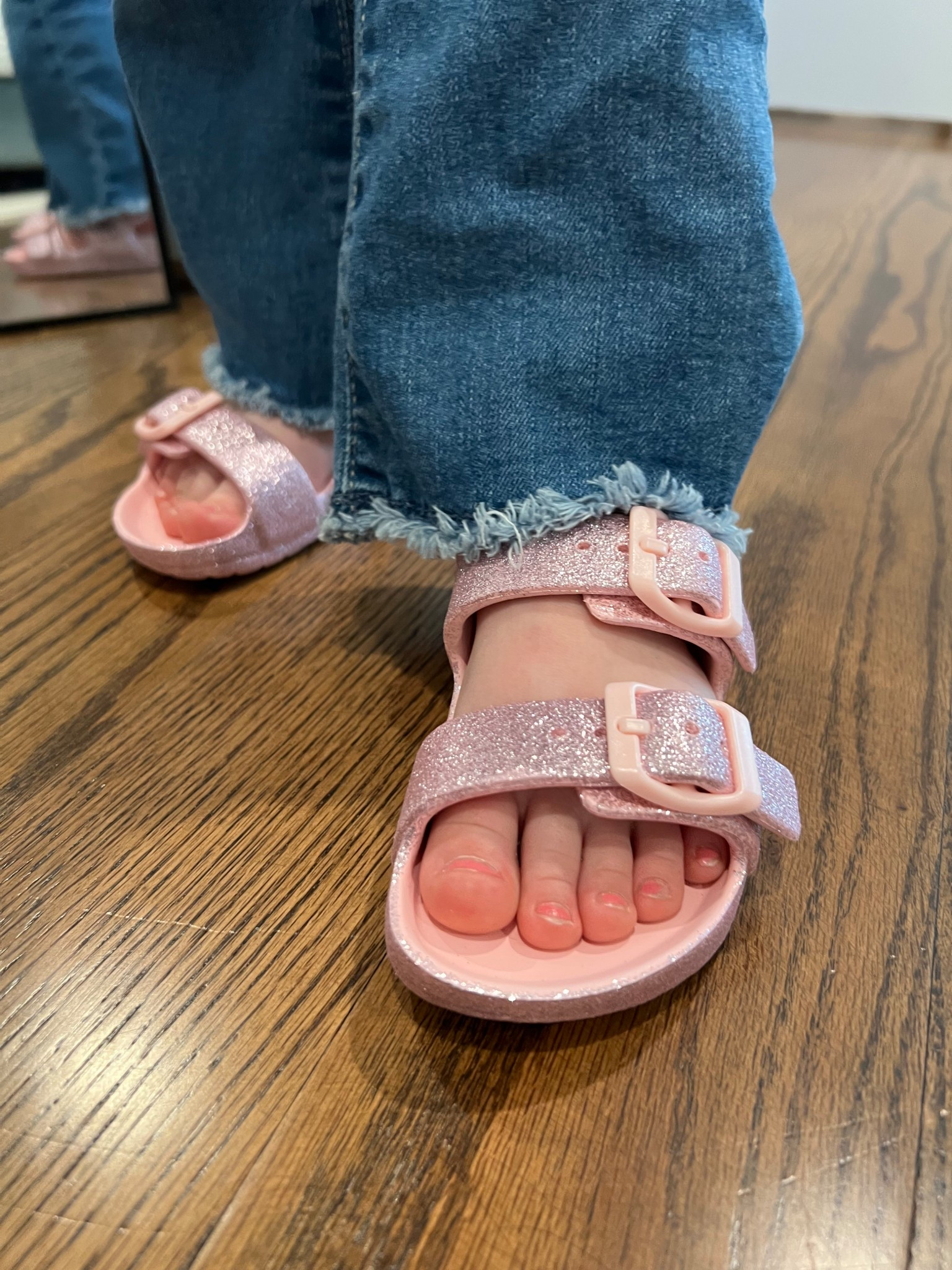 Target has dropped the cutest toddler sandals and they’re currently 25% off with Target Circle! 

#LTKBaby #LTKKids #LTKSeasonal