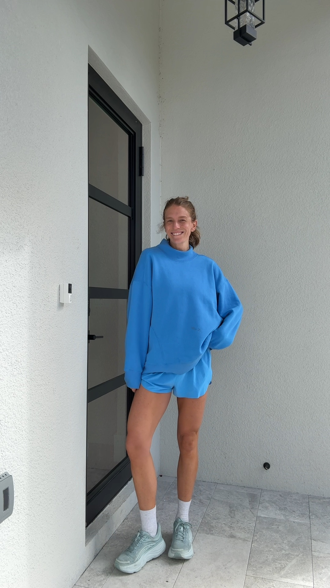 What I wore during my run this morning. It was chilly so threw on this mock neck sweatshirt from aerie. Love the blue! Runs oversized but still got a medium for bump and height

Wearing small in running shorts



Running outfit, aerie, hoka running shoes, 

#LTKmorningroutine #LTKActive #LTKfitnessgoals