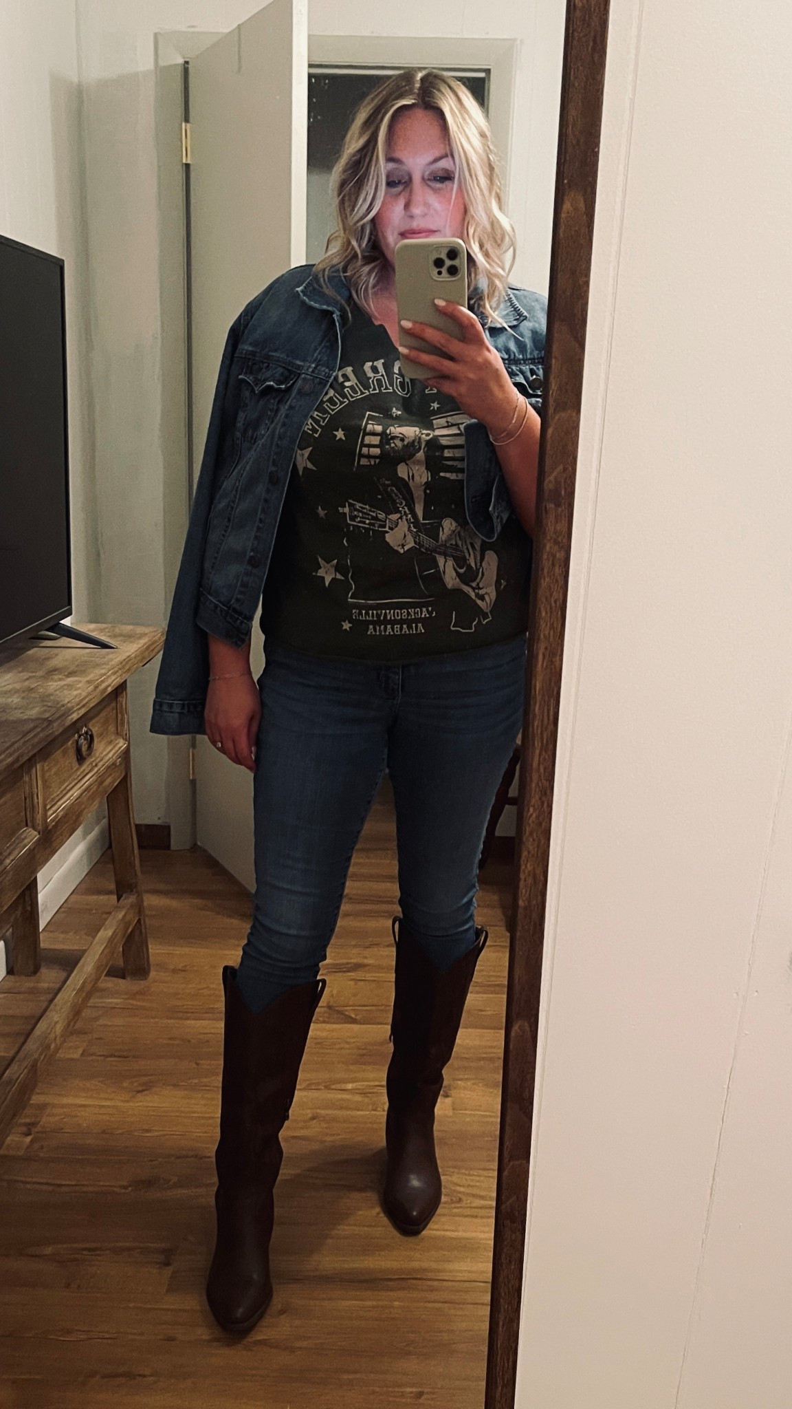 Riley green tonight! I know blazers on the shoulders is chic but what about a jean jacket? Country blazer? Boots are on Black Friday deal!! 

#LTKgrwm #LTKootd #LTKSaleAlert