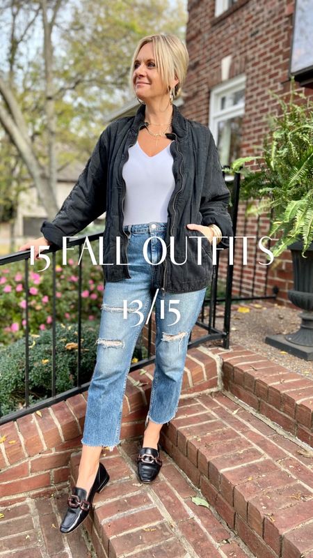 🍂 15 Fall Outfits🍂

Day 13/15…. Love this quilted jacket in black paired with some distressed jeans and black loafers!

#LTKsalealert #LTKstyletip #LTKunder100