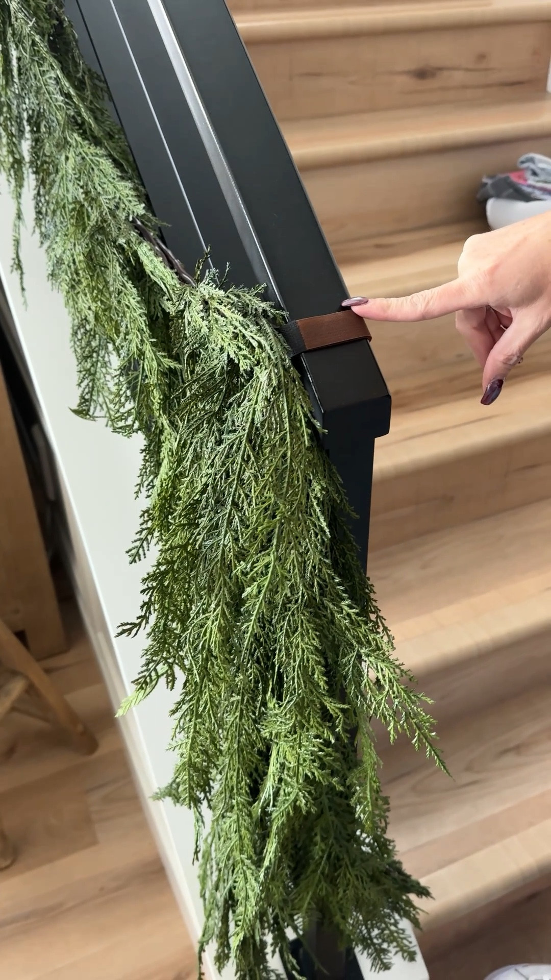 Best non damaging way to hang garland on your stair railings 

#LTKFindsUnder50 #LTKHoliday #LTKHome