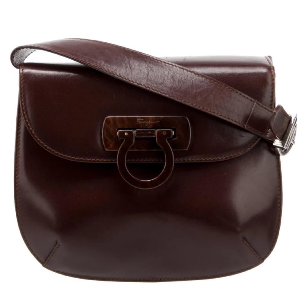 Ferragamo vintage leather bag ☕️🤩 

#LTKitbag #LTKSeasonal #LTKCyberSaleES