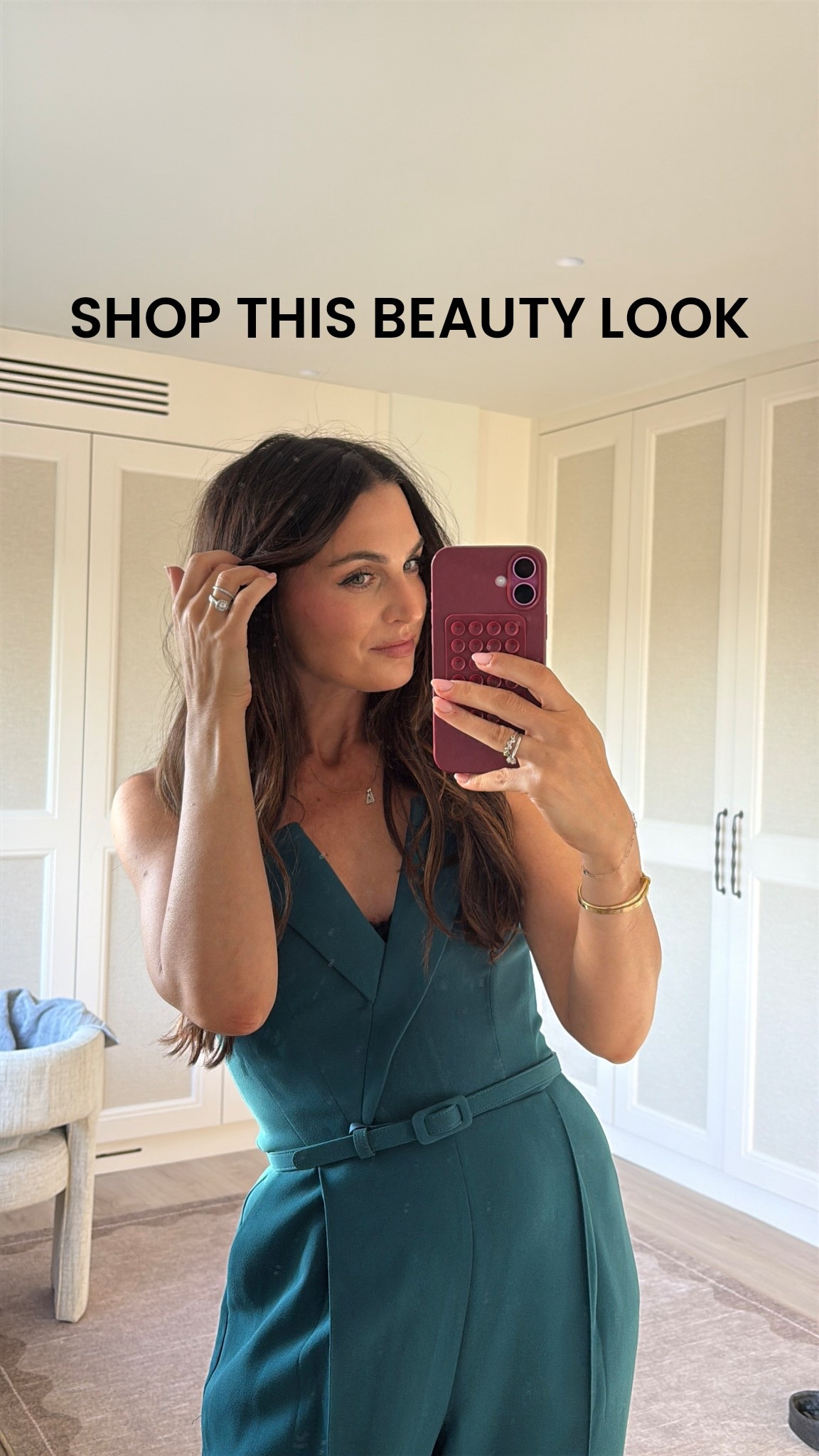 I call this face lift makeup. The glowiest, long lasting make-up look that lifts the face 

My shades:
Charlotte Tilbury Flawless Filter: 4
Victoria Beckham Foundation Drops: 4 Light 
Estée Lauder Concealer: 2W
Dior Bronzing Stick: 2
Maybellinr Blusher: 7 Moonlit Rose
Makeup Forever Lipliner: Anywhere Caffine
Clinique Almost Lipstick in Pink Honey 