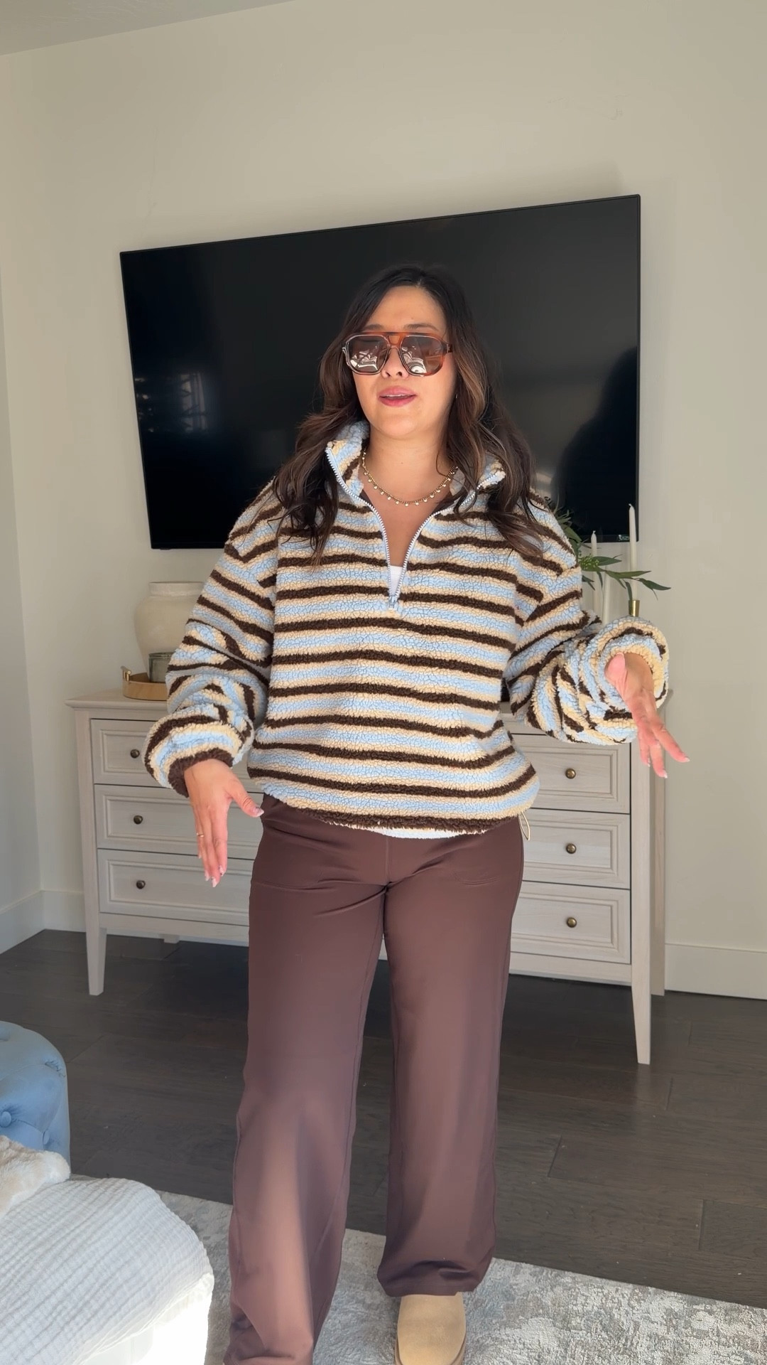 Sherpa Pullover: Large
Brown Pants: Mediumm