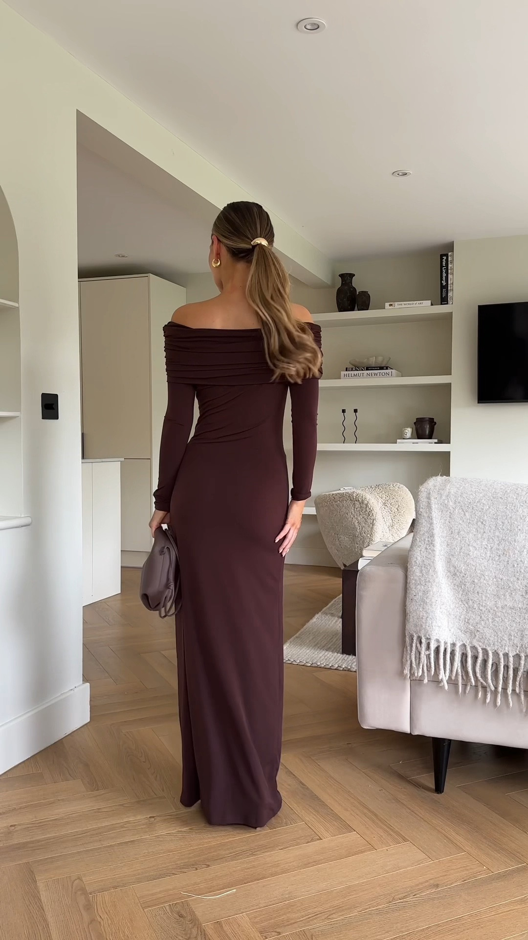 Chocolate brown dress, autumnal dress, off shoulder dress, chic dress, simple dress, pretty lavish, autumnal style, autumn outfit, cherry red heels, burgundy pag, polene Paris bag 

#LTKeurope #LTKuk #LTKautumn