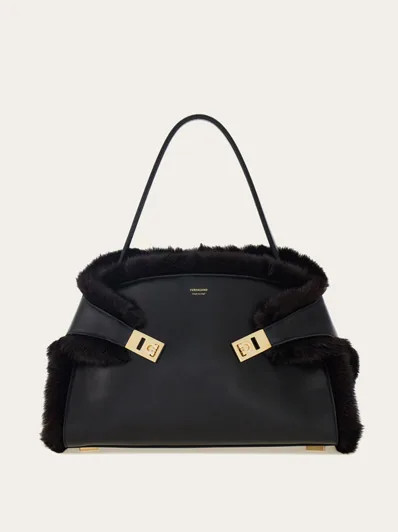 Hug soft shoulder bag (L) | Ferragamo