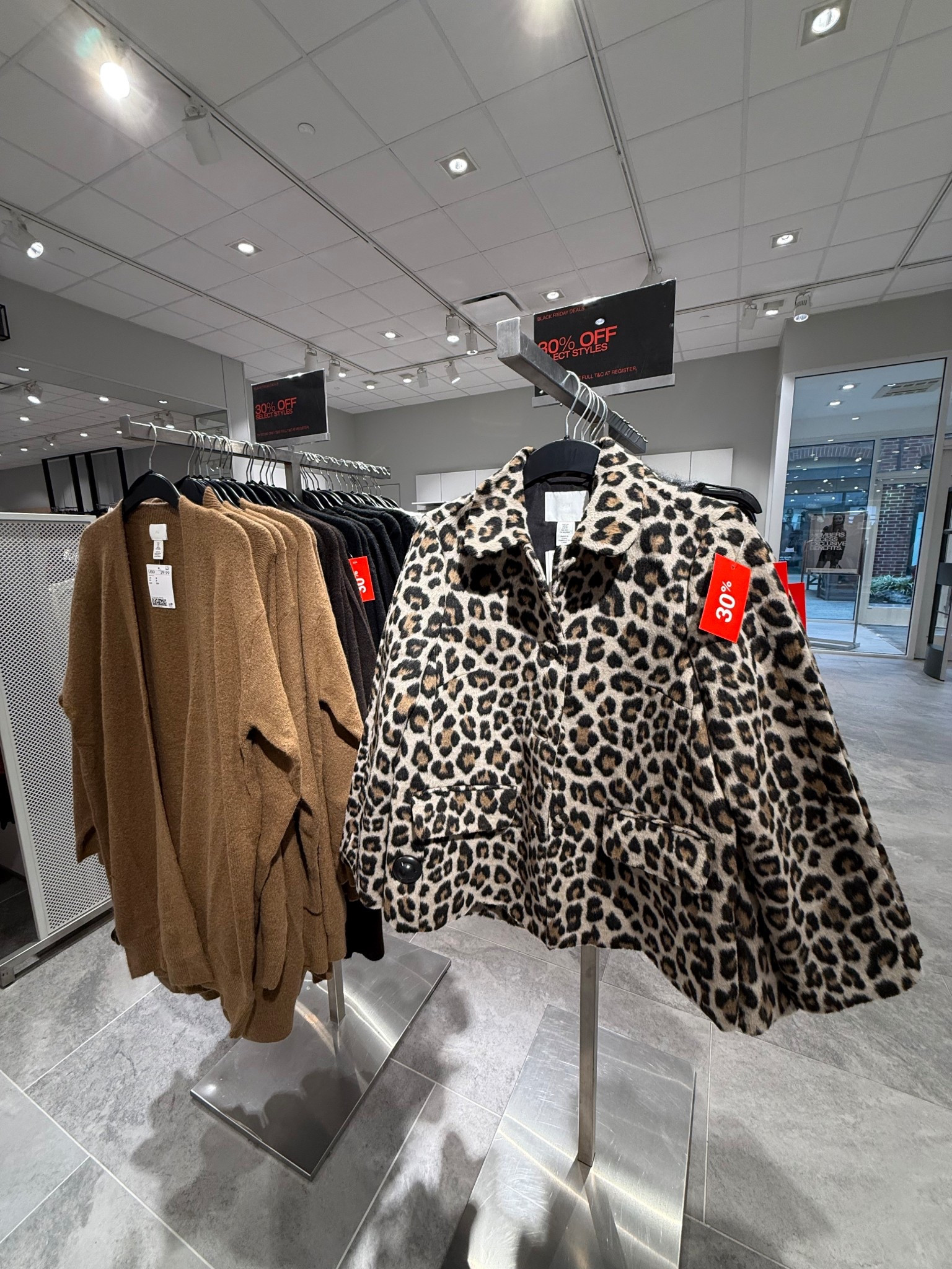 Holiday deals, H&M

#LTKCyberWeek #LTKHoliday #LTKFindsUnder50