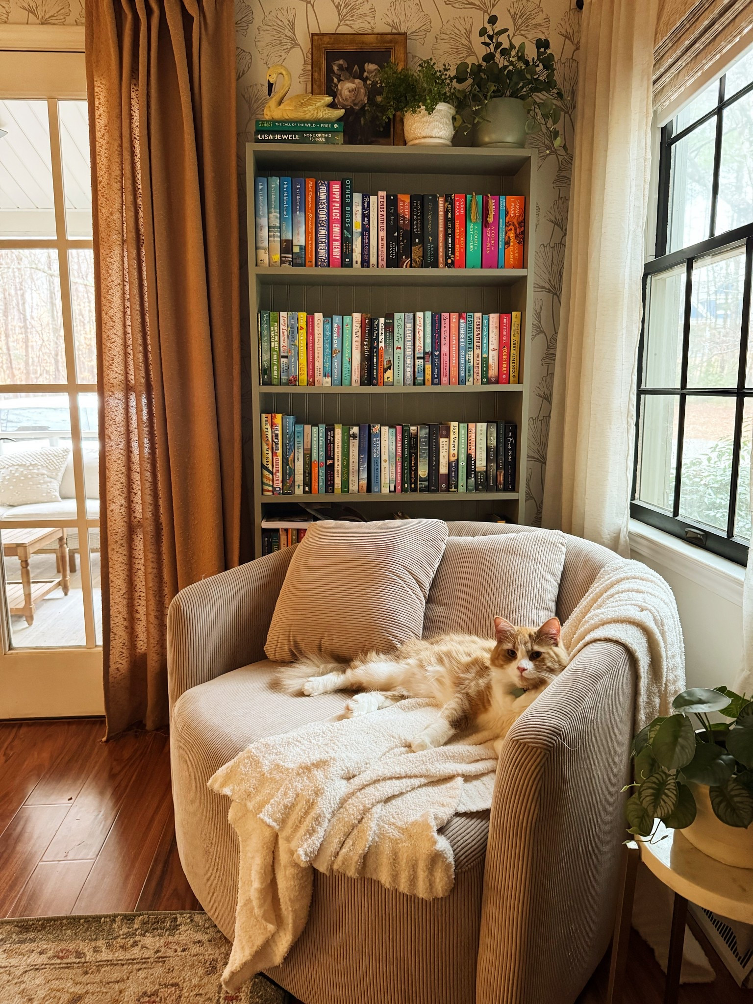 These chairs definitely live up to the hype! I’ve been cozy up all weekend and it! 📖✨

#LTKSeasonal #LTKFamily #LTKHome