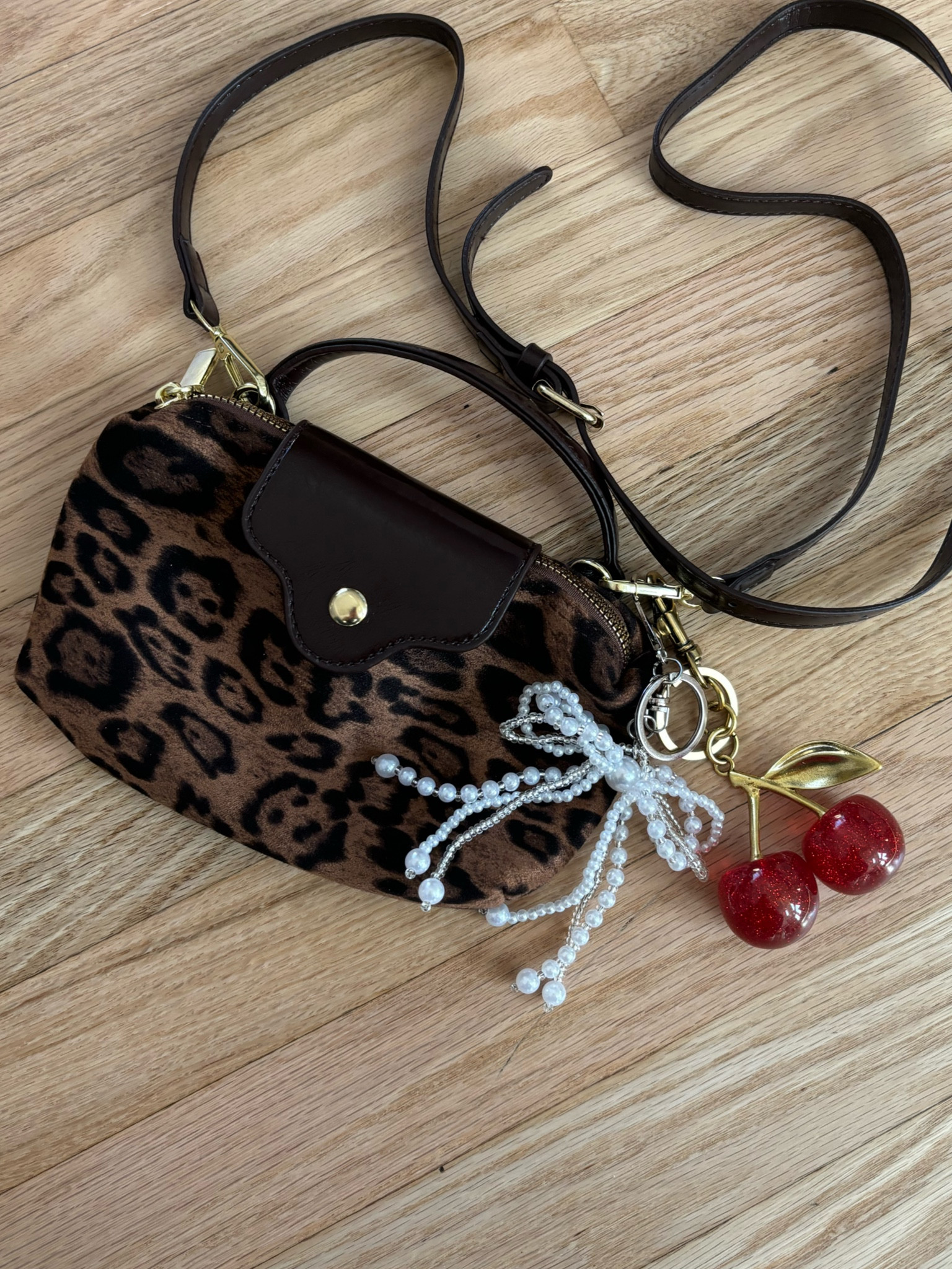 Recent SHEIN order! Trendy bag and bag charms for $15!

Bag charms, bow bag charm, trendy bag charms, cherry bag charm, cheetah bag, cheetah purple 

#LTKFindsUnder50 #LTKFindsUnder100 #LTKStyleTip
