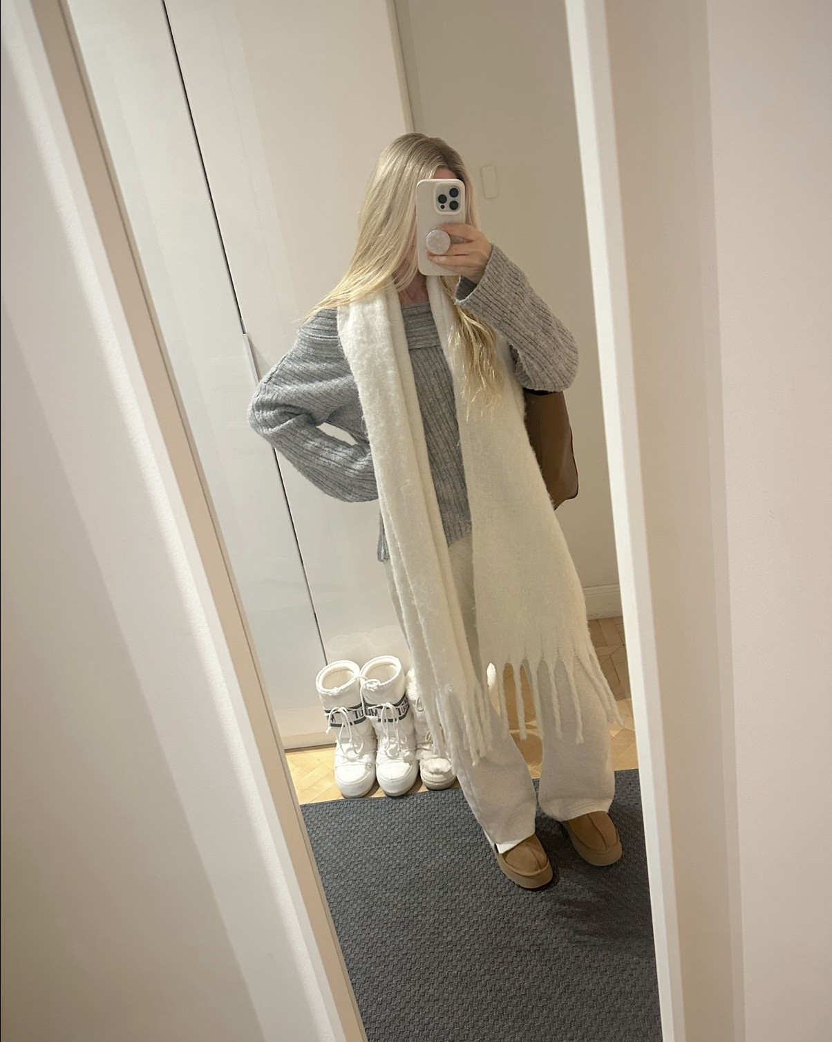 Fall outfit
Winter outfit
Grey off shoulder sweater
Cozy outfit
Uggs
Moon boots
Scarf 
Hunter boots 

#LTKShoeCrush #LTKSeasonal #LTKItBag