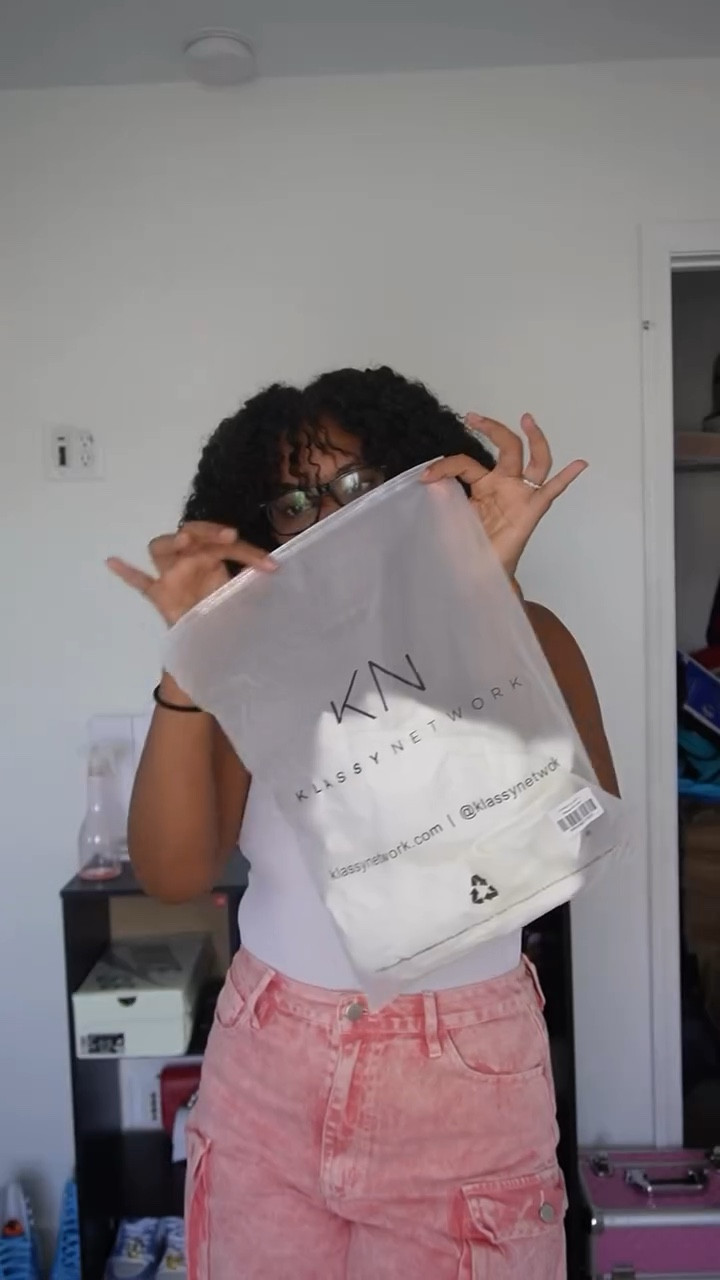 I can’t walk around how I used to before kids so I had to find an alternative 

#ad these Stylish removable padded brami tops from @klassy are perfect for ever day wear or dressing up and down for every occasion! 

Comment SHOP below to receive a DM with the link to shop this post on my LTK ⬇ https://liketk.it/4S35m #ltkstyletip #ltkmidsize 

#klassynetwork #fallfashion @shop.ltk #momblogger 
#fashionstyle #falloutfits #outfitoftheday #outfitinspiration