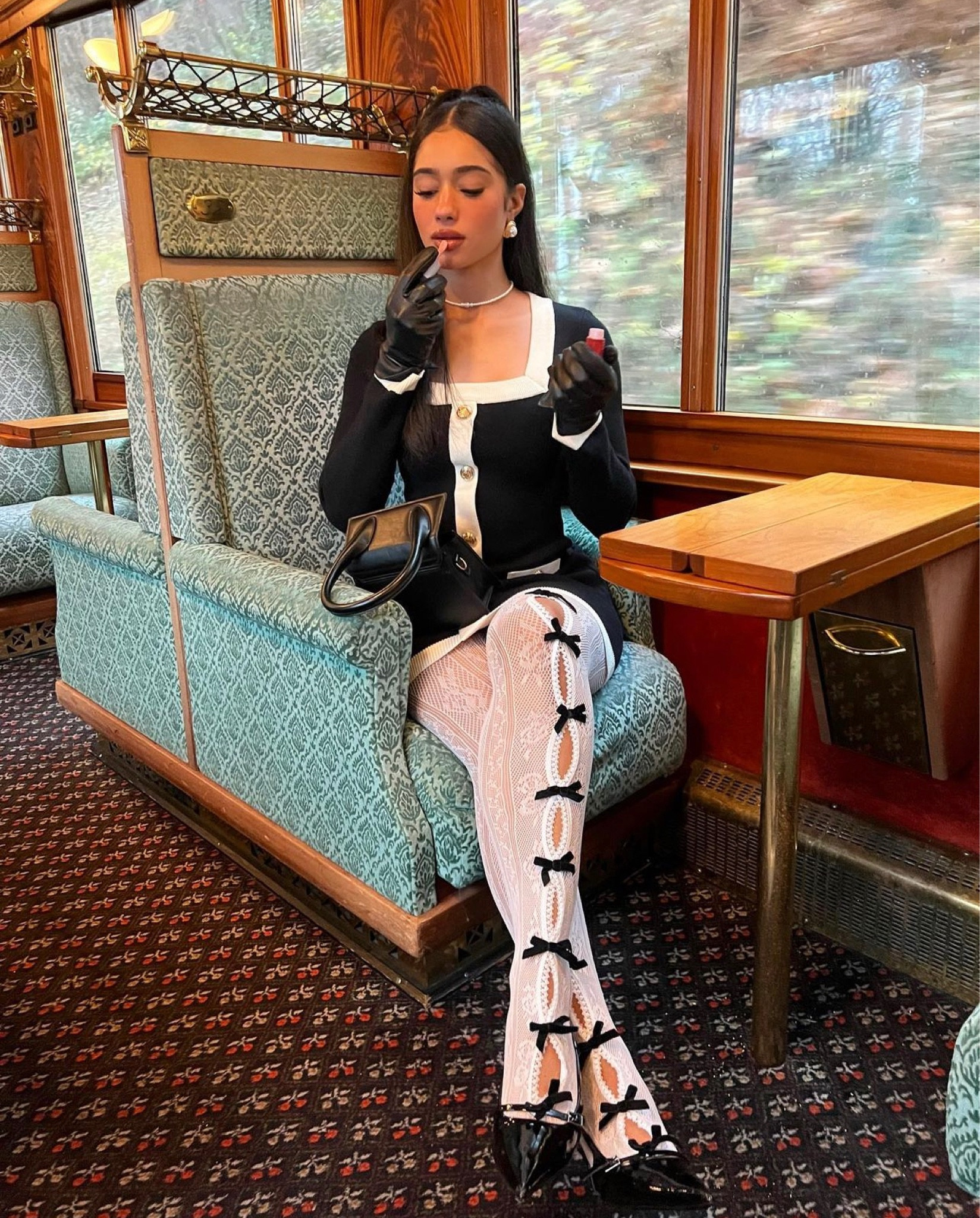 Posh vibes🤍 🎀

#LTKHoliday #LTKSeasonal #LTKstyletip