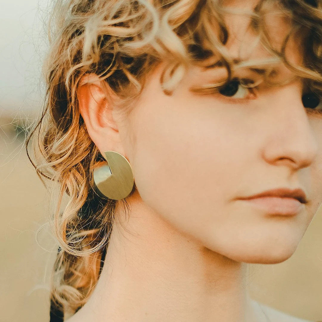 Circle disc earrings large gold studs, Brass disc earrings for women, Big round stud earrings, Ro... | Etsy (US)