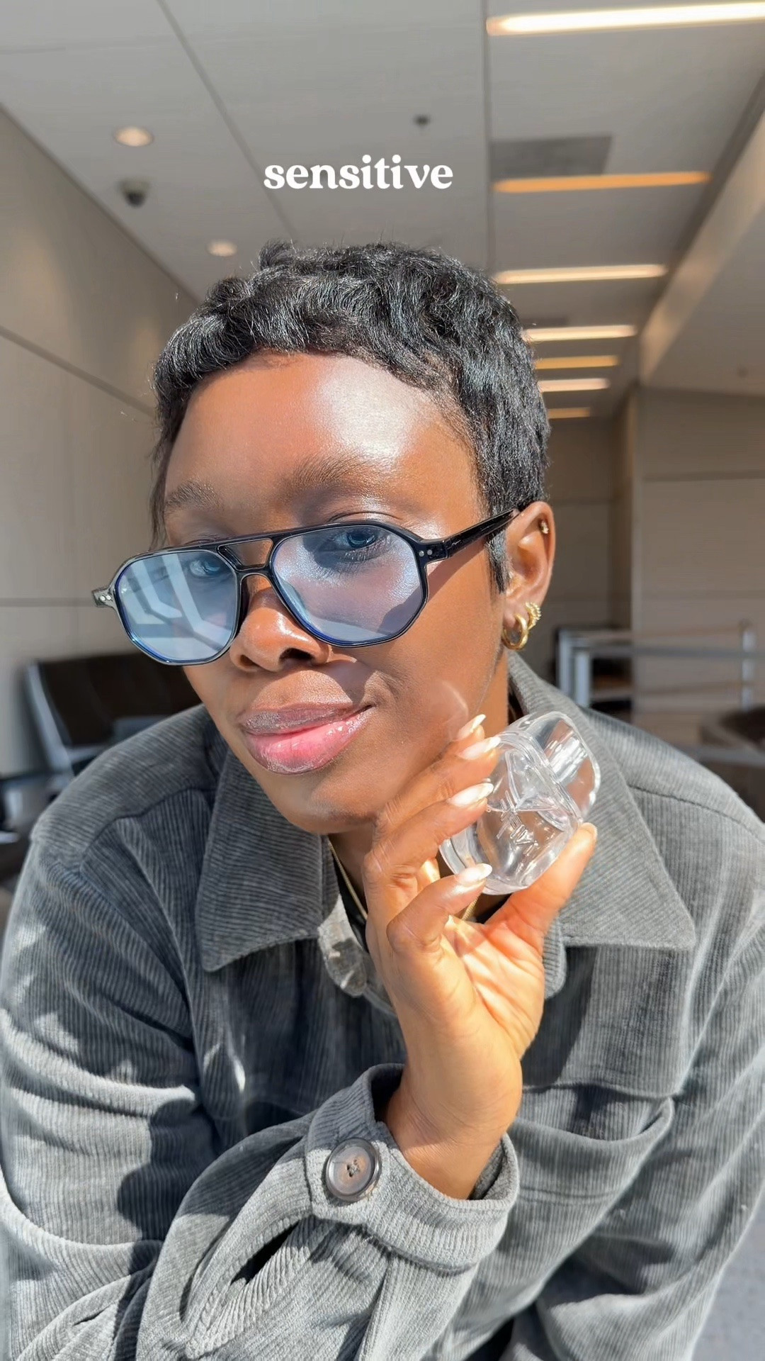 Post-flight glow up, but make it considerate. Cabin air is rude. Strong perfumes are ruder. The “No Fragrance” Fragrance from @originalnomakeupmakeup uses FlexScent Technology™ to adjust to your pH, so it stays subtle and unique to you.
Perfect for SCENT-SITIVE girlies.
#NoMakeupMakeupPartner
#pHFragrance

#LTKmorningroutine #LTKgrwm #LTKBeauty