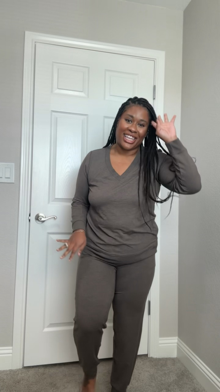 Lounging in style with one of my newest lounge sets from Soma Intimates! 

She’s fleece lined with a vneck design and fits so comfortably! I’m wearing a size large in both pieces! 
The pants feature a drawstring waist and functional side pockets! Great for at home wear or quick errands! 


Everyday fashion, lounge style, loungewear 

#LTKTravel #LTKVideo #LTKMidsize