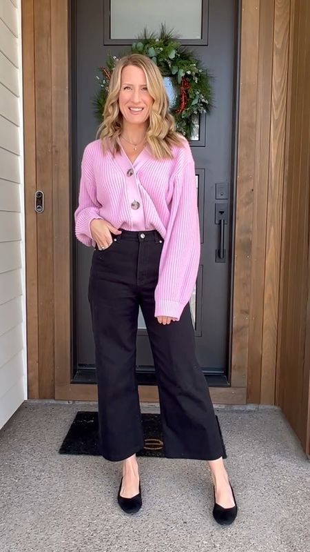 I’m loving this pink cardigan from H&M and have paired it with these high waisted Hepburn pants, which runs TTS. Pants come in multiple colors and I’ve linked them all here!

This is the perfect outfit to go from work to girls night out! #pinkcardigan #pinksweater #hepburn 

#LTKunder100 #LTKstyletip #LTKsalealert