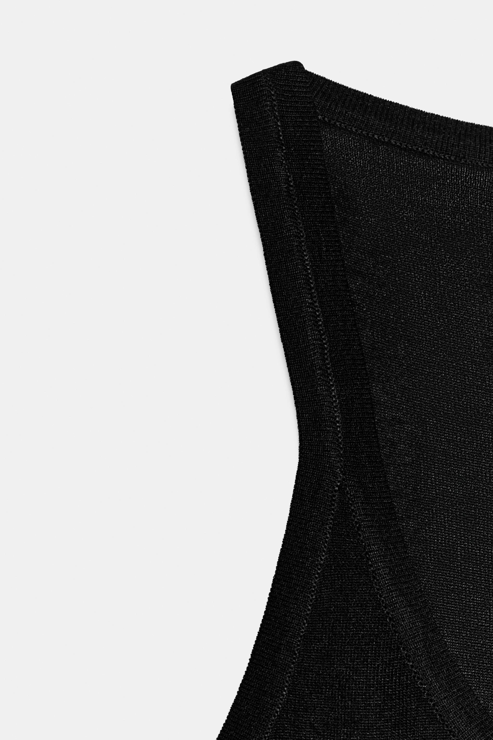 Fine knit top with a round neckline and sleeveless design. | Zara US
