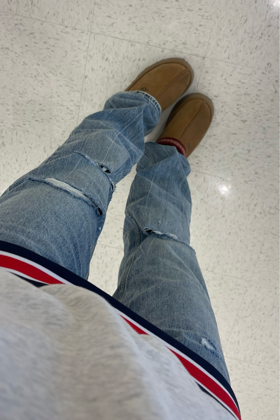 Hudson “Jocelyn” low rise straight let

Ugh Tazz Slippers 

#LTKshoecrush #LTKSeasonal #LTKstyletip