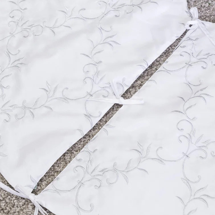 Kingon Velvet Tree Skirt | Wayfair North America