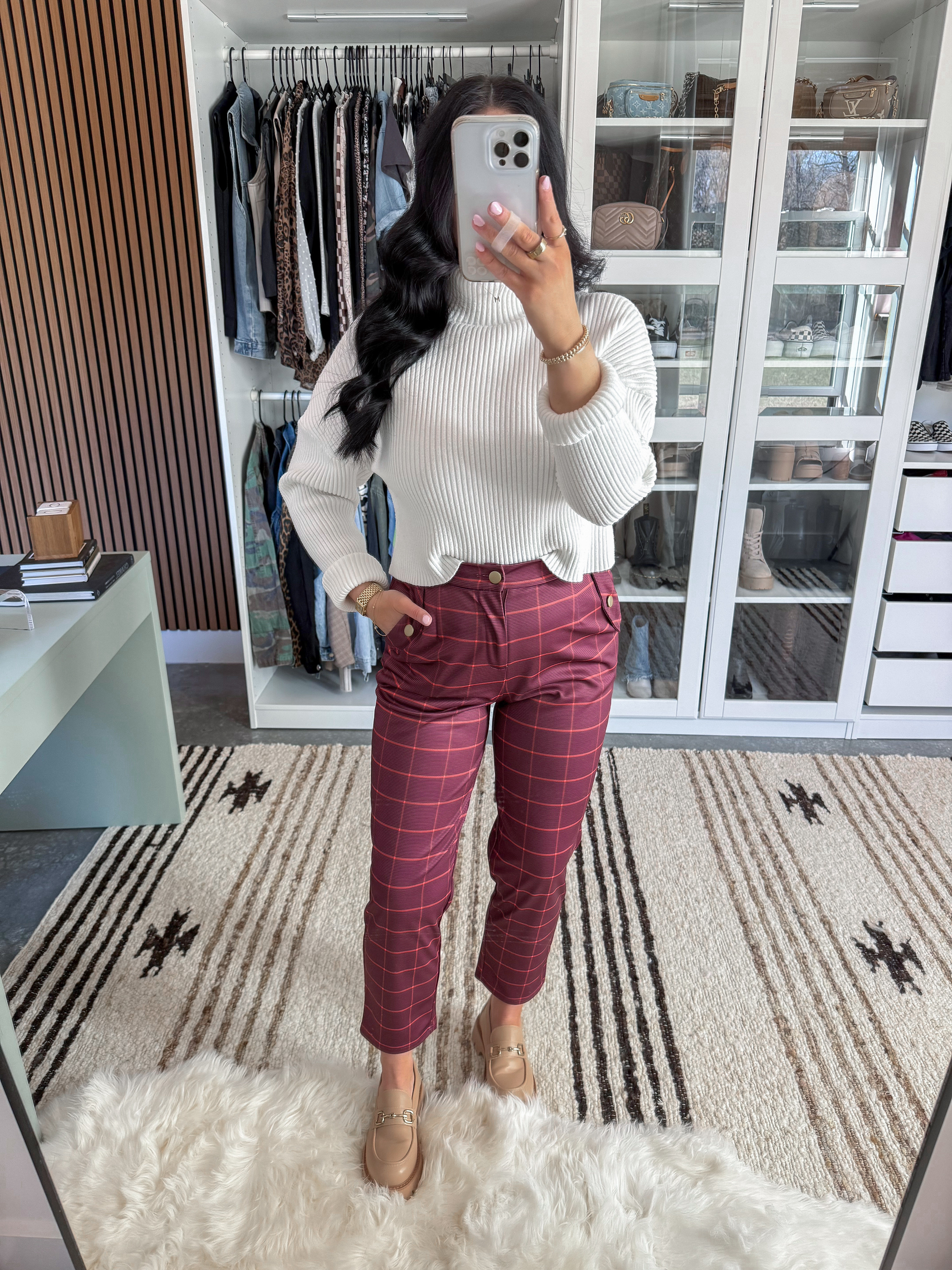 Bump Friendly Office Outfit 🤍

Swearer - medium (white)
Pants - small (burgundy)

I love this business casual office look with a little pop of color thanks to these pants! 😍 If you want to dress this look up a bit, I’d swap out the loafers for some nude heels! You could even swap out the sweater for a white high neck top of some sort & pair it with a duster cardigan. 

 

 

#LTKFindsUnder50 #LTKWorkwear #LTKBump
