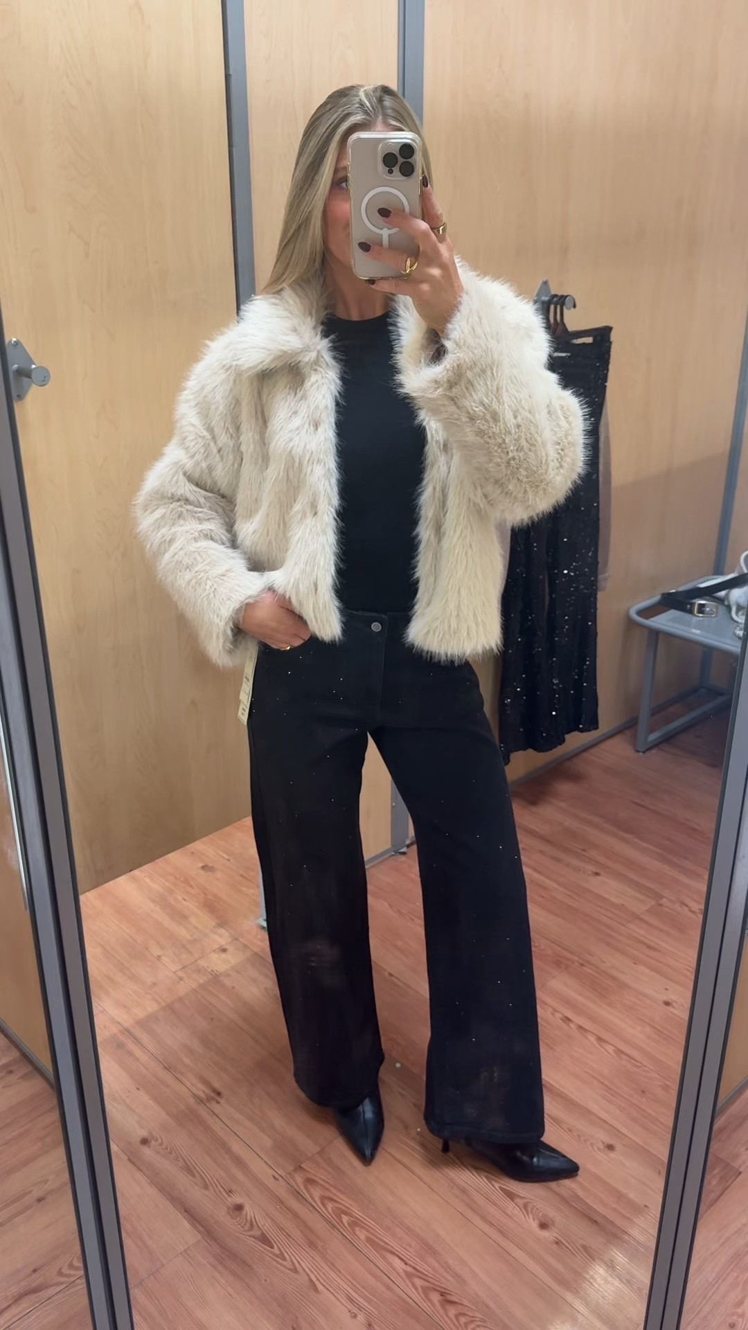 Walmarts winter fashion is SO good right now!! 

#LTKHoliday #LTKSeasonal #LTKootd