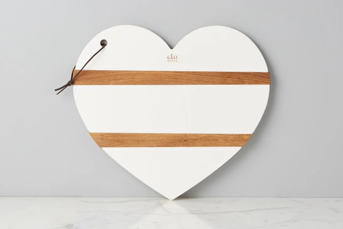 White Mod Heart Charcuterie Board, Large | etúHOME