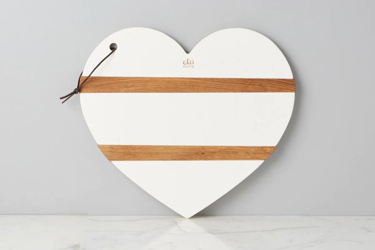 White Mod Heart Charcuterie Board, Large | etúHOME