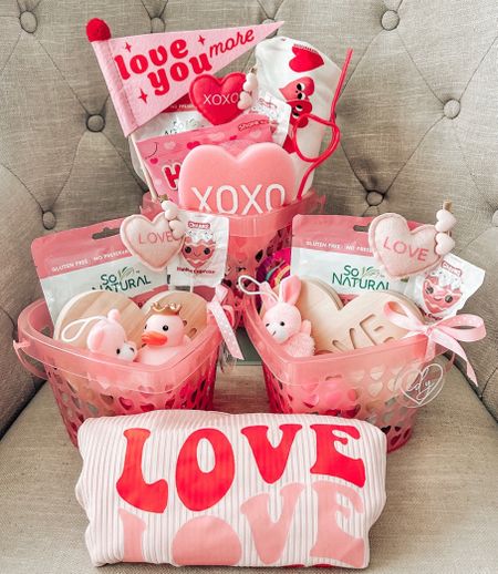 Sweet lil love baskets for my sweet lil loves 🩷🤍🩷



Valentine’s Day, v-day, valentine baskets, valentine gift ideas, valentine pajamas, pink heart gifts, kids gift baskets

#LTKGiftGuide #LTKkids #LTKparties