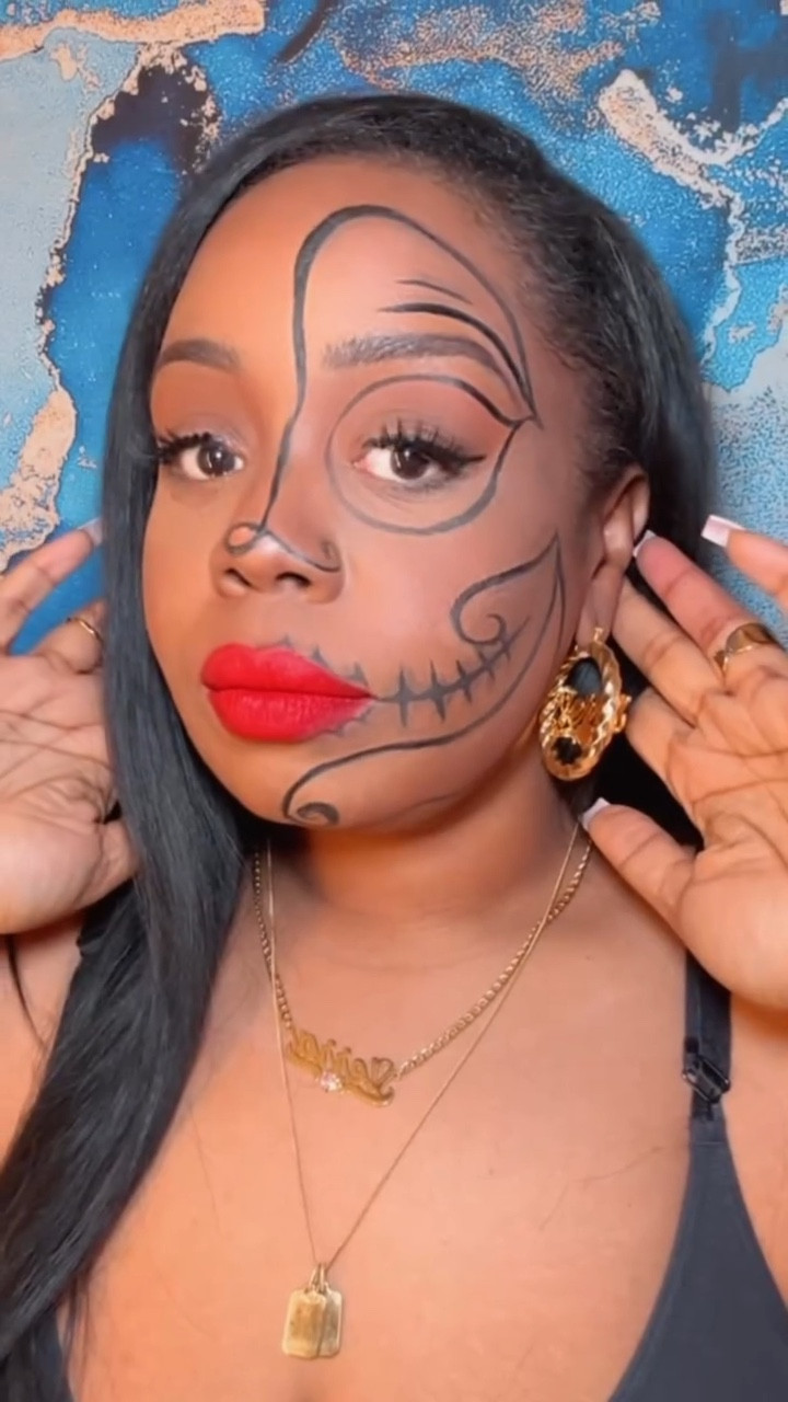 HAPPY HALLOWEEN 👻

#halloweenglam #halloweenmakeupartist #easyhalloweenmakeup #easyhalloweencostume #skullandbones #skullmakeup #dmvmua #marylandmakeupartist #mortalkombatx

#LTKBeauty #LTKHoliday #LTKHalloween