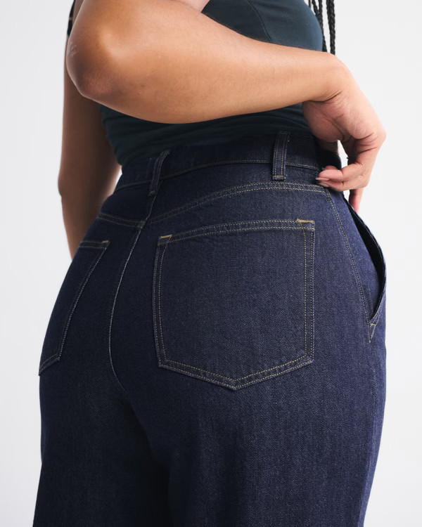 Curve Love High Rise Wide Leg Trouser Jean | Abercrombie & Fitch (UK)