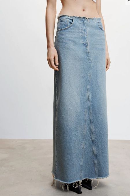 My favorite denim maxis! If you haven’t tried one they are the go to look this spring. So chic and cool I love them 

#LTKSeasonal #LTKstyletip #LTKFind