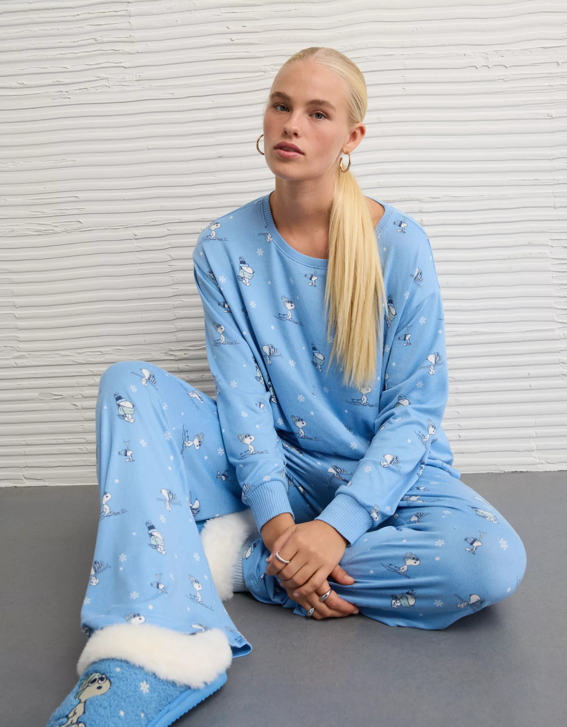 AE Luxe Plush Snoopy Long-Sleeve & Pant PJ Set | American Eagle Outfitters (US & CA)