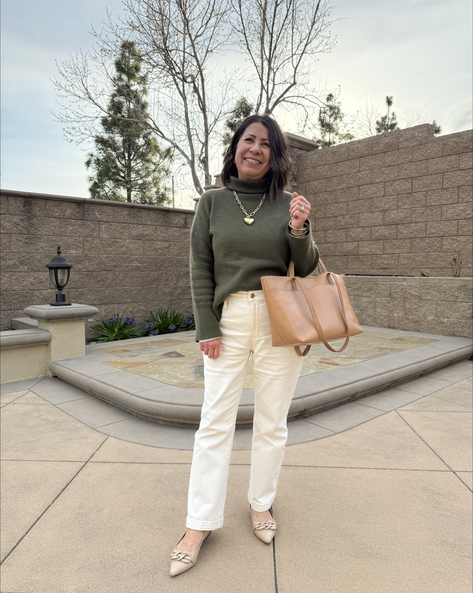 A few recent teacher outfits ✏️



Mostly living in Madewell jeans, sweaters, quilted jackets & rain boots 😏☔️






#LTKStyleTip #LTKPetite #LTKSpringSale